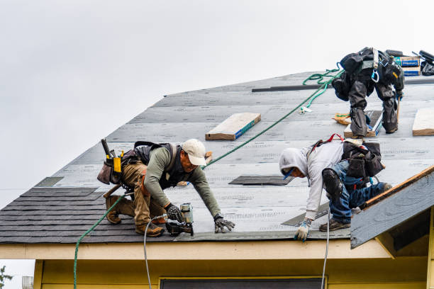 Professional Gutter Installation technician working in Lockhart, SC